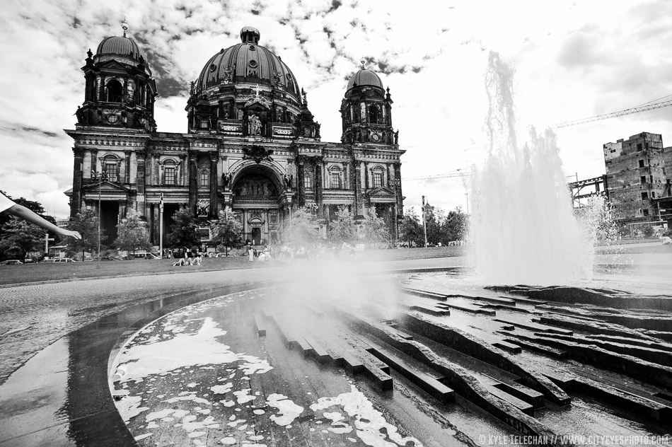 Fountain at Berliner Dom